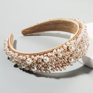 WHITE IMITATION PEARL & GOLDTONE METALLIC HARD HEADBAND